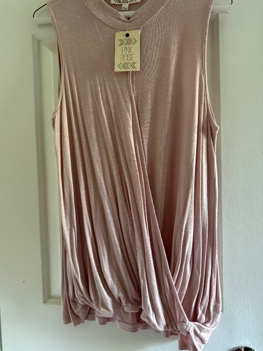 NEW. PINK ROSE COMFORTABLE TOP WITH  LAYERS- MAUVE SIZE L